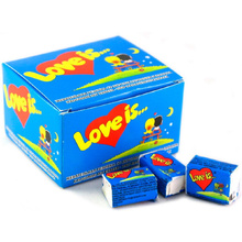 Жевательная резинка "Love is...", 4.2 г, со вкусом клубники и банана